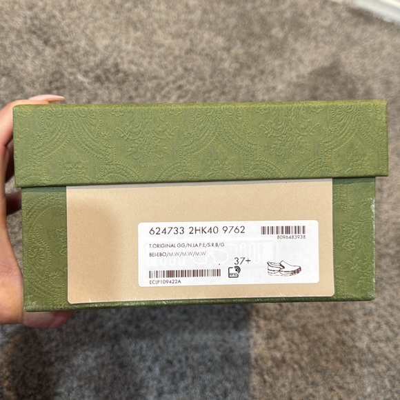 Gucci Tennis Shoes - Picture 2 of 6